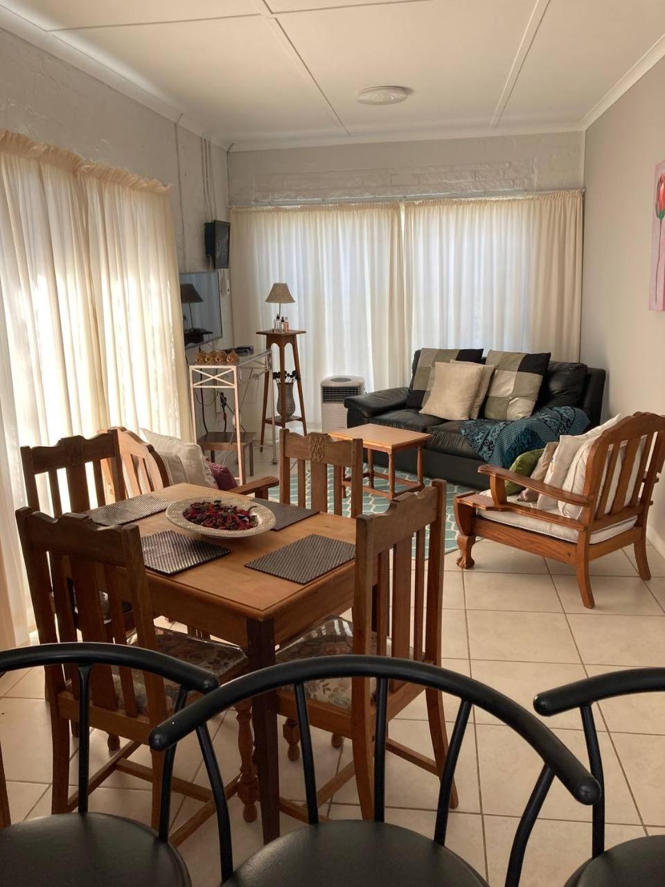 57 On Wellington Accommodation Colchester Dış mekan fotoğraf